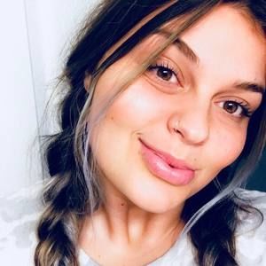 Meet your Posher, Alexandra